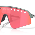 عینک ورزشی حرفه‌ای:🕶️ Oakley OO9465 SUTRO LITE SWEEP 946531 –